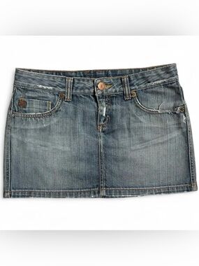 Casual Denim Mini Skirt in Medium Blue